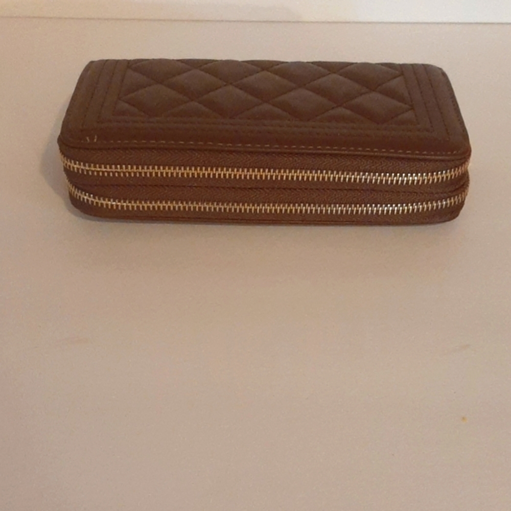 Large quilted Wallet.  Smoke free home - Picture 2 of 3